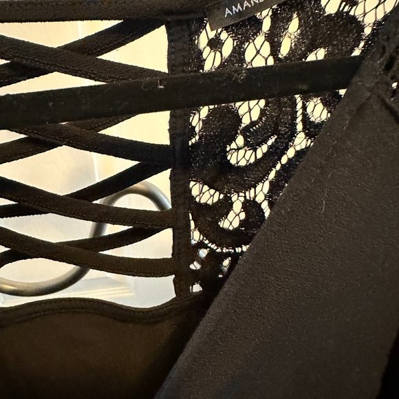 Amanda Green Black Bell Sleeve Top - Picture 5 of 6